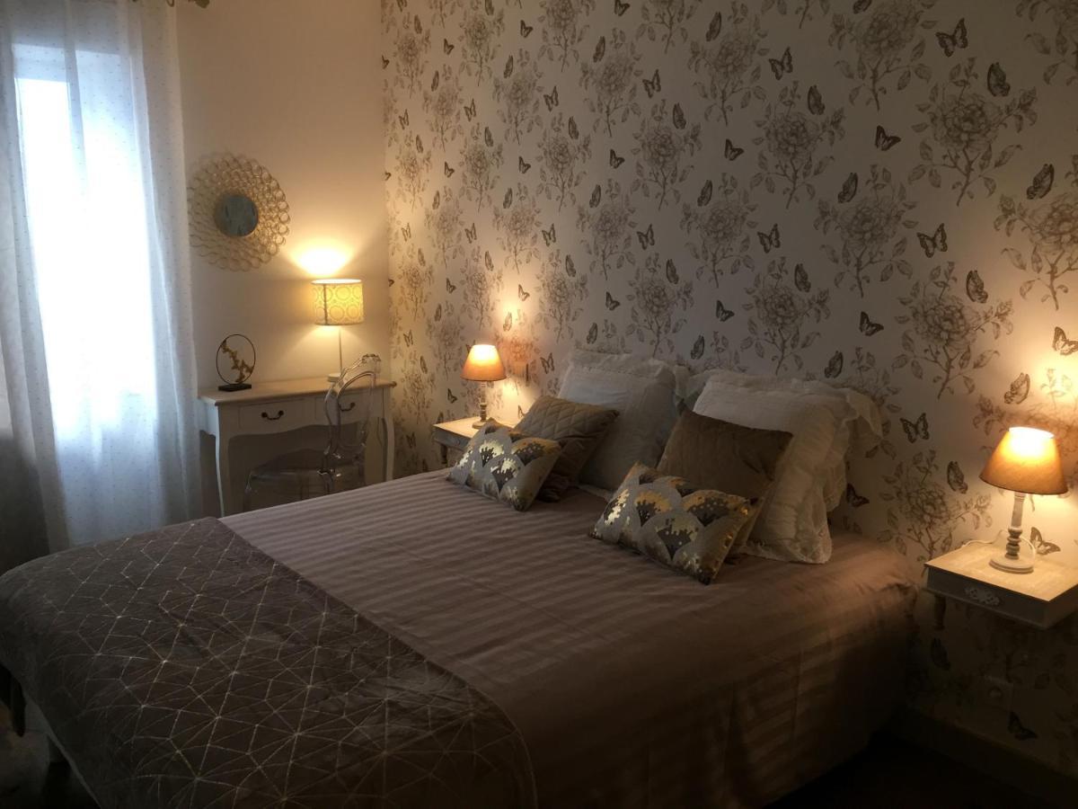 Bed and Breakfast De Charme Et D'Eau Saint-Savinien Exterior foto