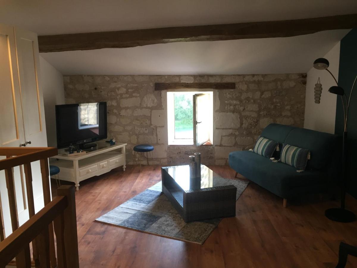 Bed and Breakfast De Charme Et D'Eau Saint-Savinien Exterior foto