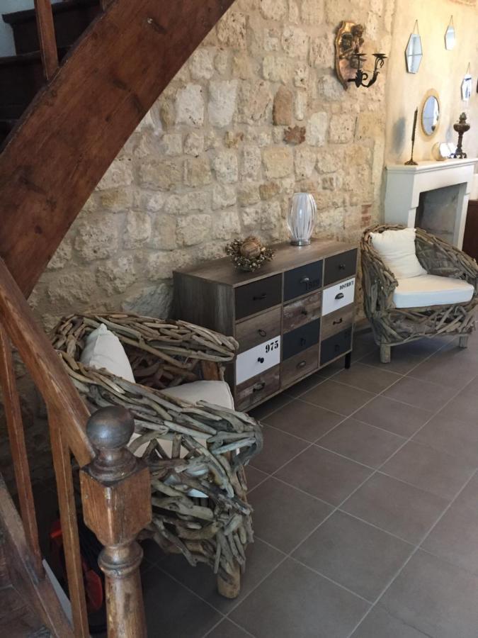 Bed and Breakfast De Charme Et D'Eau Saint-Savinien Exterior foto