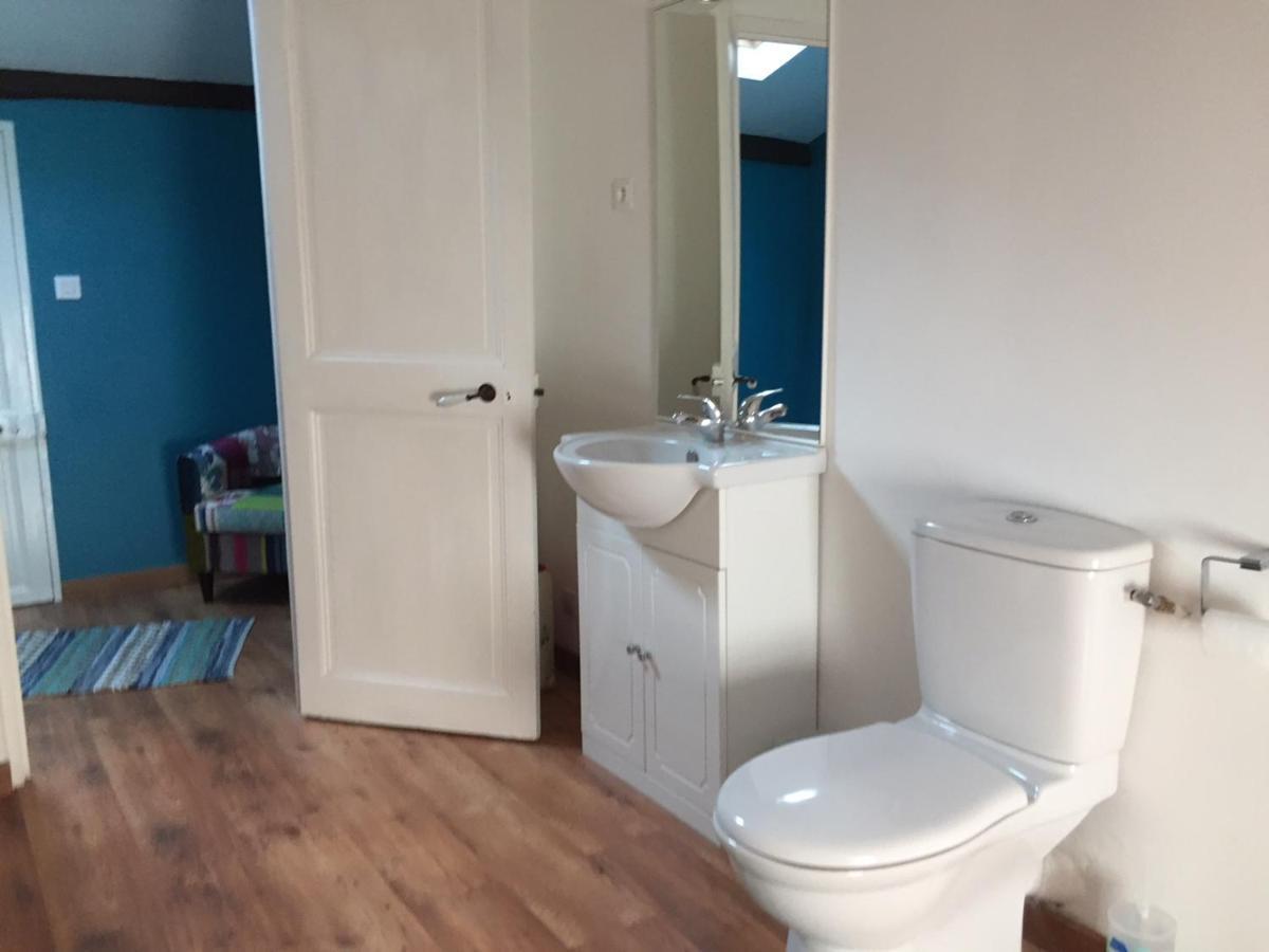 Bed and Breakfast De Charme Et D'Eau Saint-Savinien Exterior foto